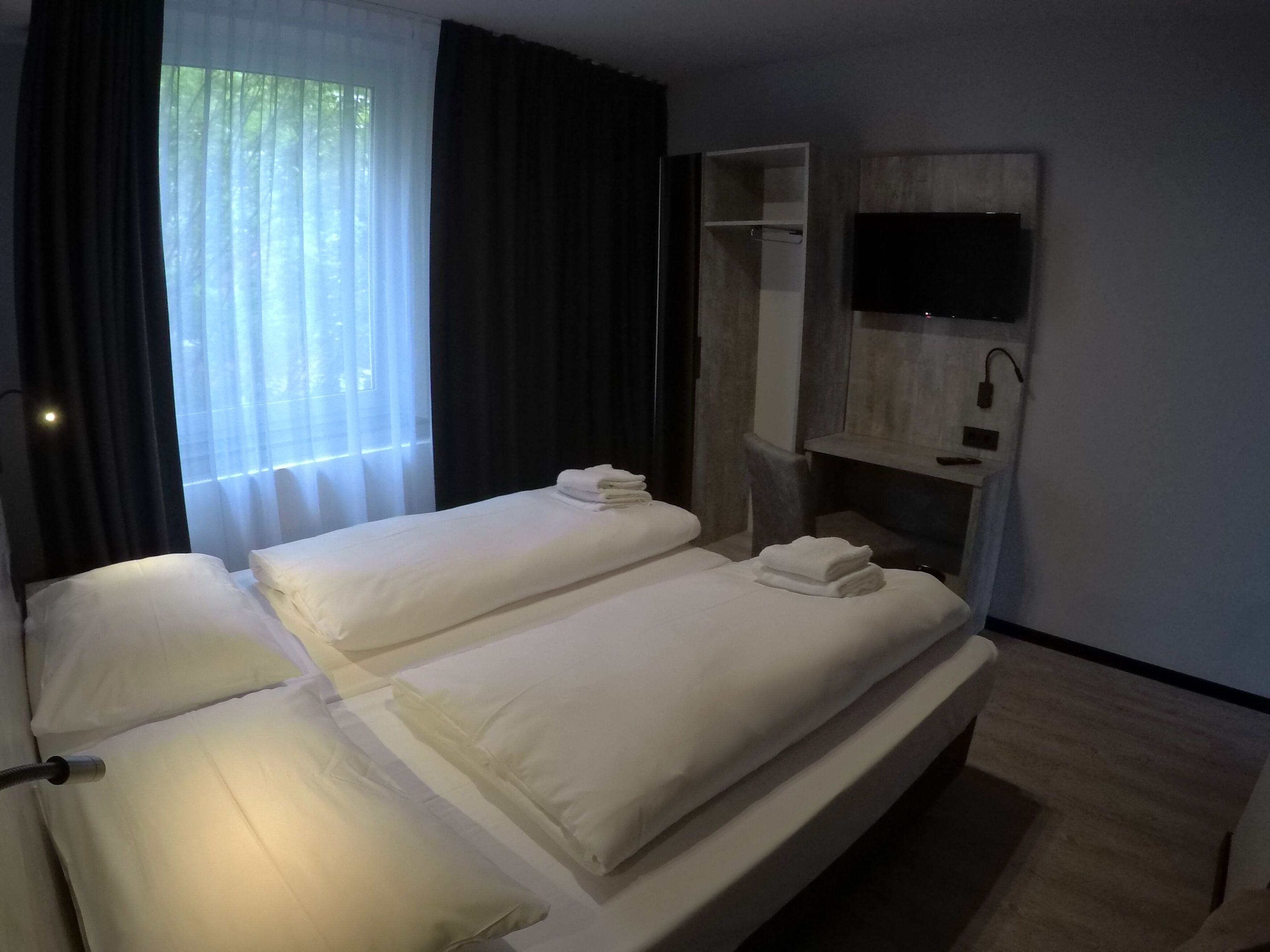 individually furnished, desk, free wifi, bed sheets