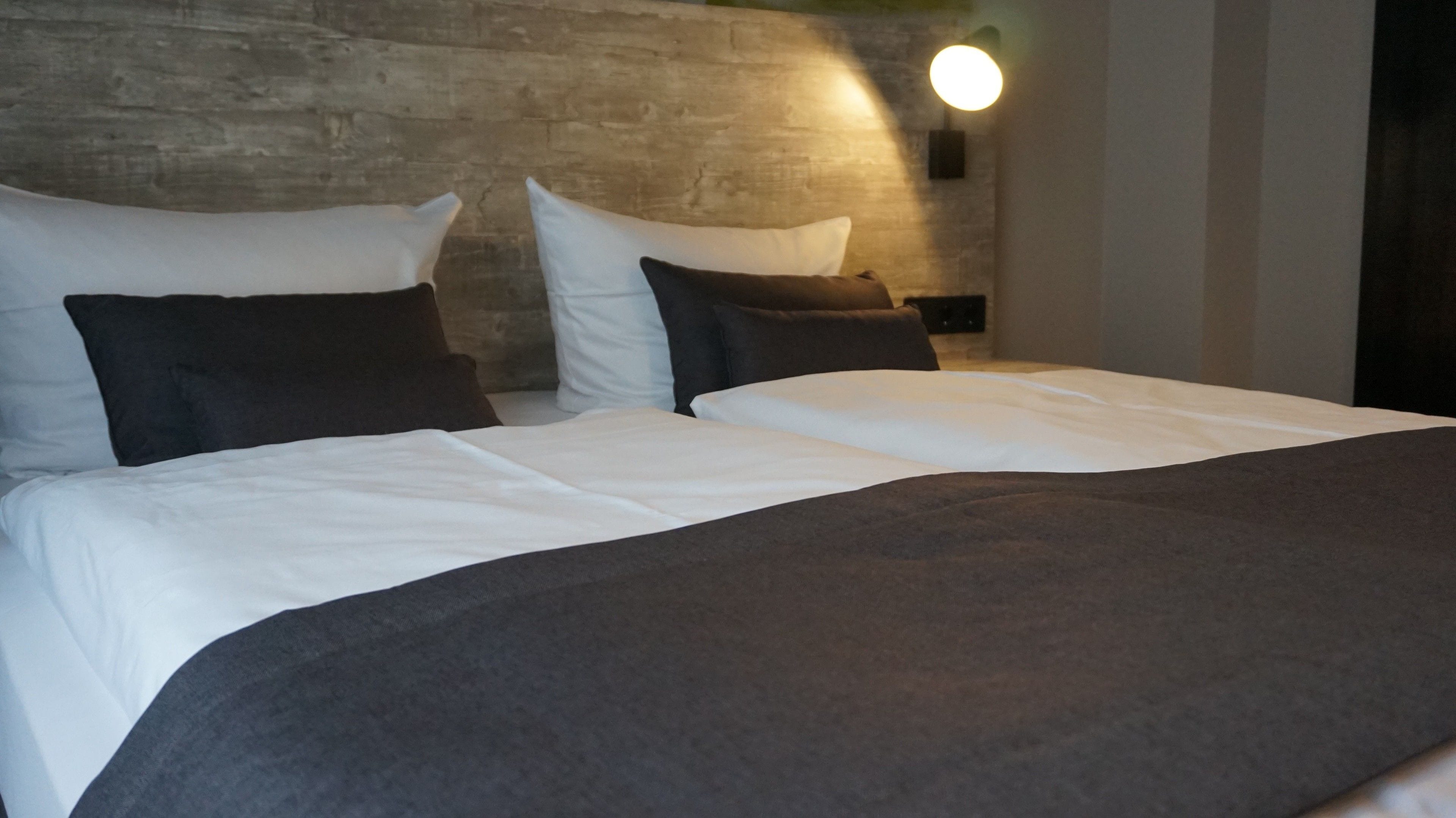 individually furnished, desk, free wifi, bed sheets