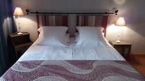 Premium bedding, desk, iron/ironing board, free WiFi