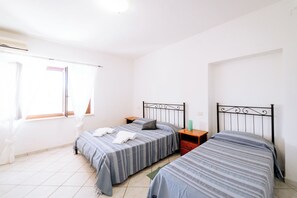 Premium bedding, down duvets, iron/ironing board, free WiFi - Agriturismo la Fragolaia (Grosseto)