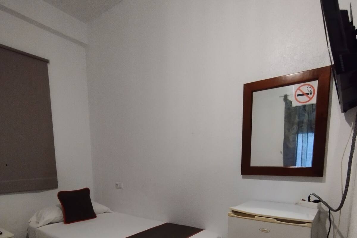 Single Room, 1 Single Bed, Shared Bathroom (exterior) | 1 bedroom, desk, free WiFi