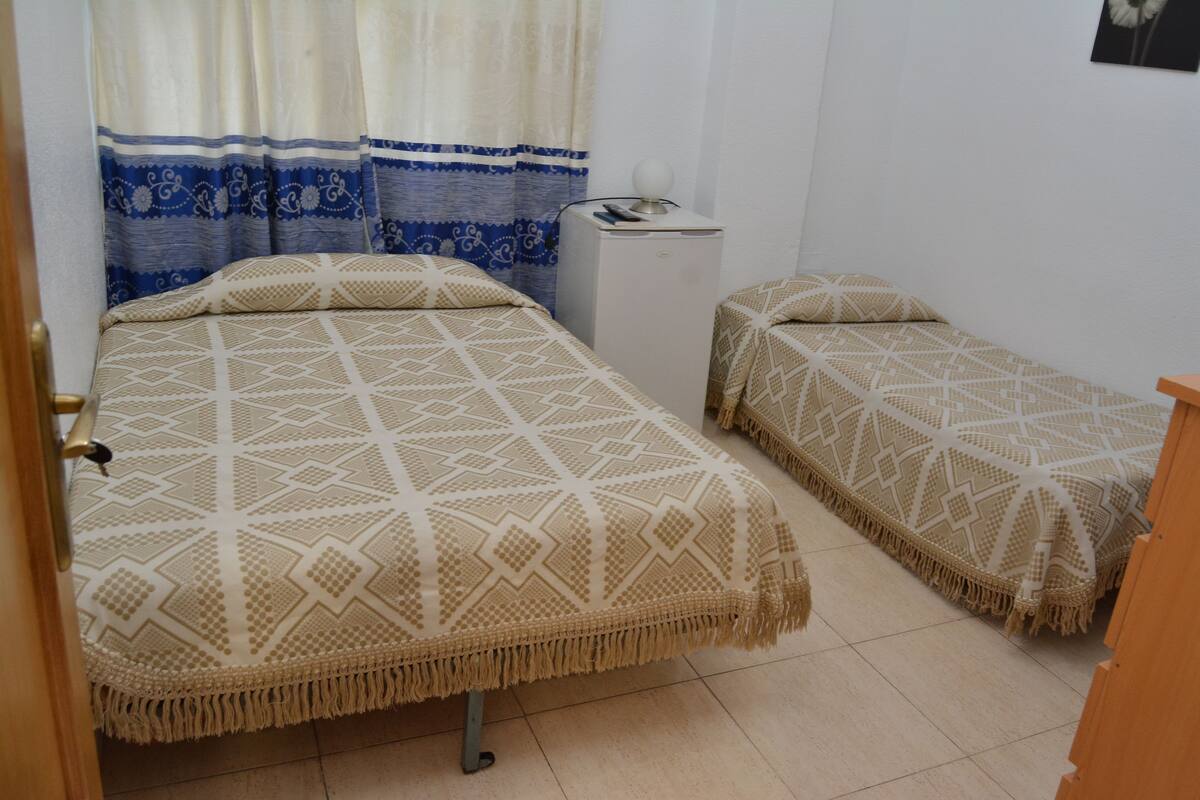 Double Room, Private Bathroom | 1 bedroom, desk, free WiFi