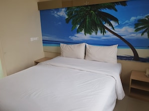 Desk, free WiFi - Image Hotel & Resto (Bandung)