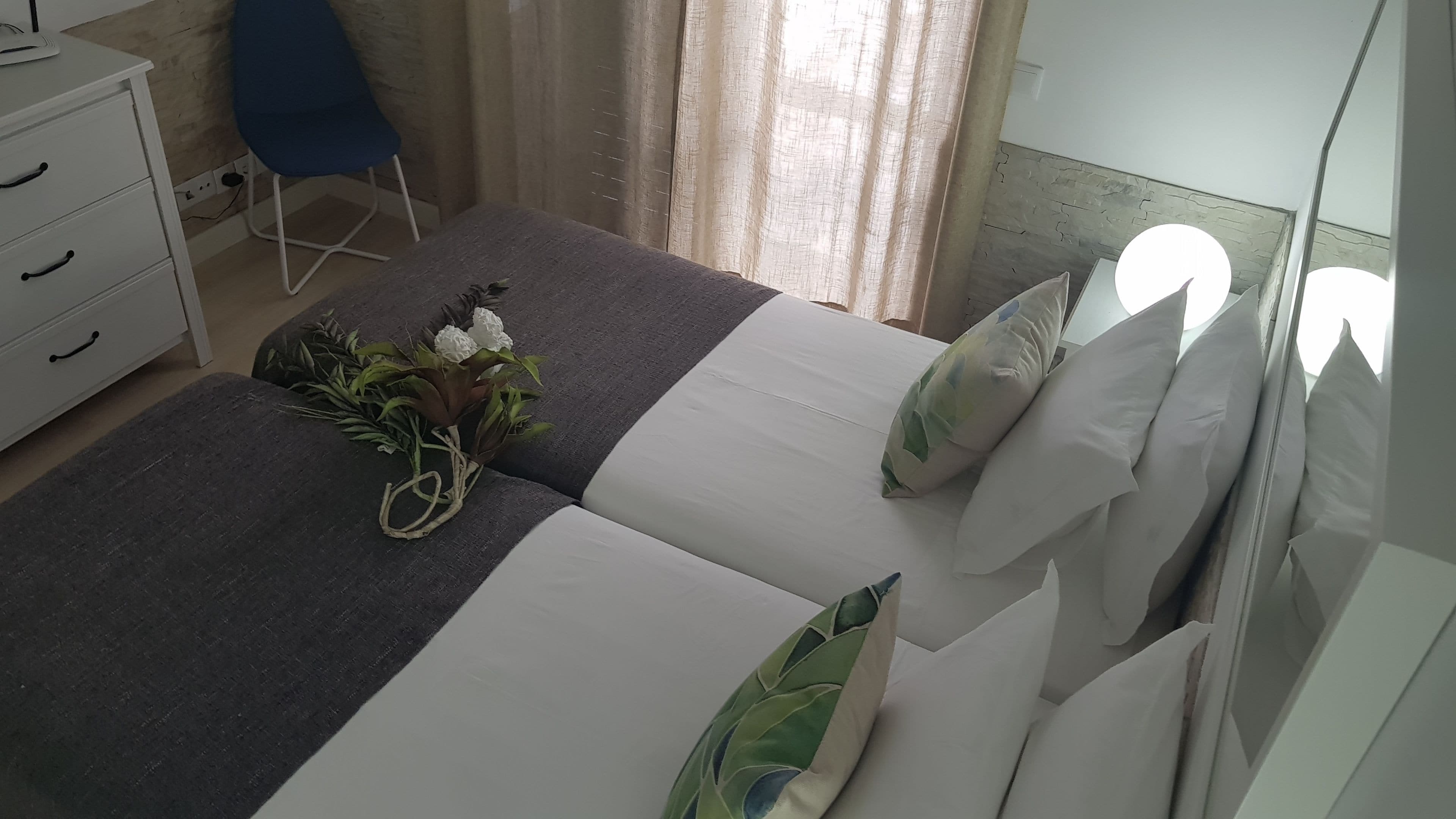 1 多间卧室、办公桌、熨斗/熨衣板、免费 WiFi