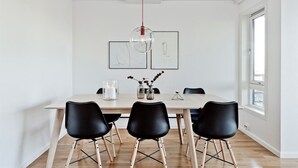 Panoramic Apartment, 2 Bedrooms, Balcony, City View | In-room dining - Penthouse Close To City Centre (Stavanger)