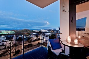 Leilighet – panorama, 2 soverom, balkong, byutsikt | Balkong