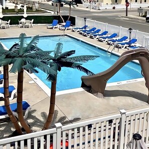 Seasonal outdoor pool, open 10:00 AM to 7:00 PM, pool umbrellas - Beach Colony Motel (Wildwood Crest)