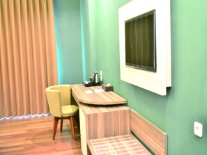Deluxe Room - Geary Hotel Bandung (Bandung)