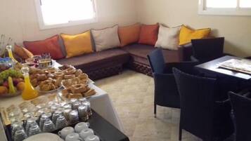 Free daily continental breakfast