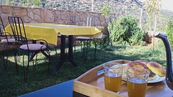 Breakfast, lunch, dinner served; Moroccan cuisine