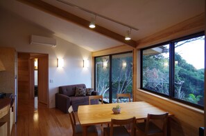 Holiday Home | Living room - Cottage Views (Yakushima)