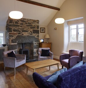 Lobby sitting area - The Cross Foxes- Bar Grill and Rooms (Dolgellau)