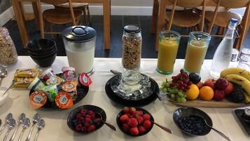 فطور كامل مجانًا يوميًا