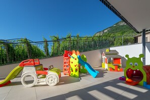 Children's play area - outdoor - Vineus (Termeno Sulla Strada del Vino)