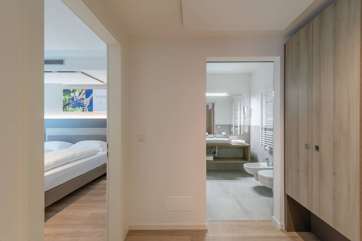 Comfort appartement, 1 slaapkamer | 1 slaapkamer, hypoallergeen beddengoed, een minibar