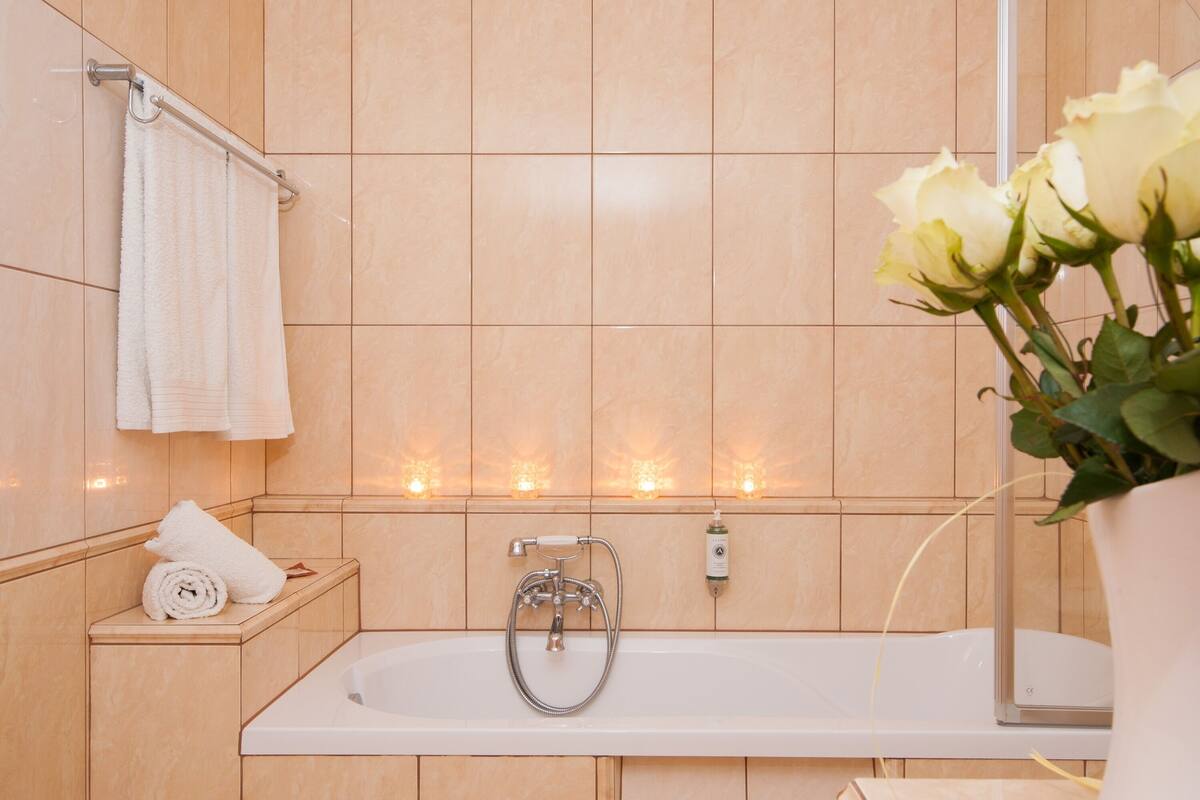 junior suite | bathroom | hair dryer, towels, soap, shampoo