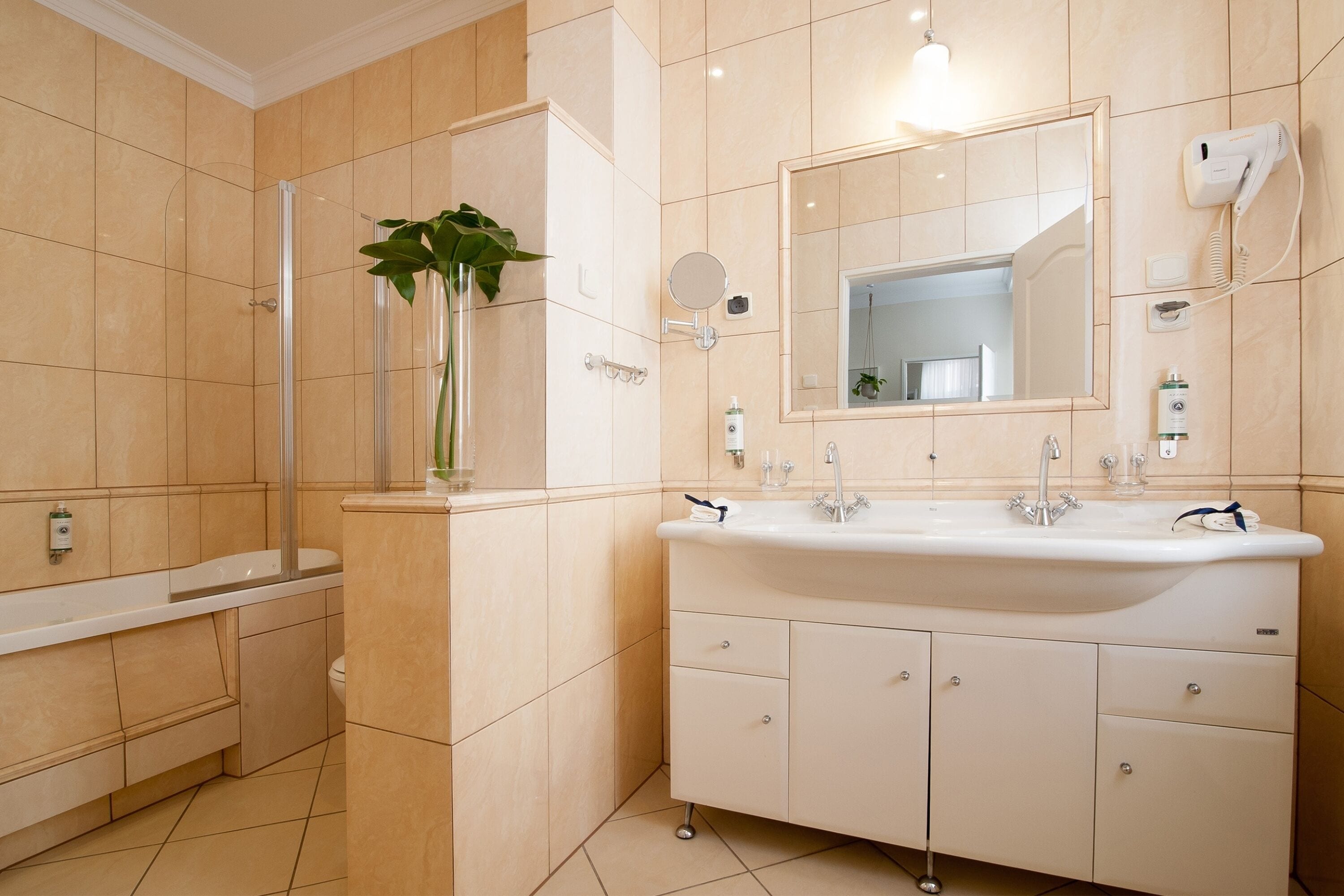 junior suite | bathroom | hair dryer, towels, soap, shampoo