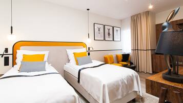 Premium Twin Room | 1 bedroom, hypo-allergenic bedding, desk, laptop workspace