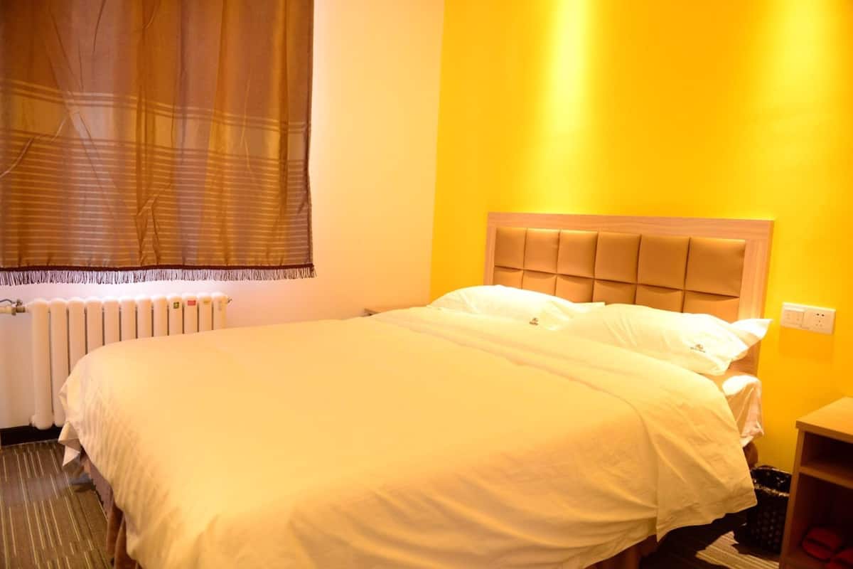 Kamar Double | Meja kerja, tirai kedap cahaya, dan Wi-Fi gratis
