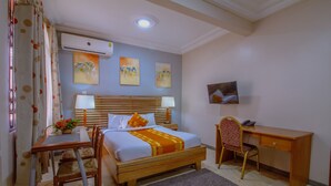 Standard Room, 1 Double Bed, Non Smoking | Minibar, desk, free WiFi, bed sheets - Central Hotel - Osu (Accra)