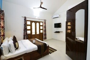 Double or Twin Room | Desk, free WiFi - OYO 9741 Triple Beach Guest House (Benaulim)