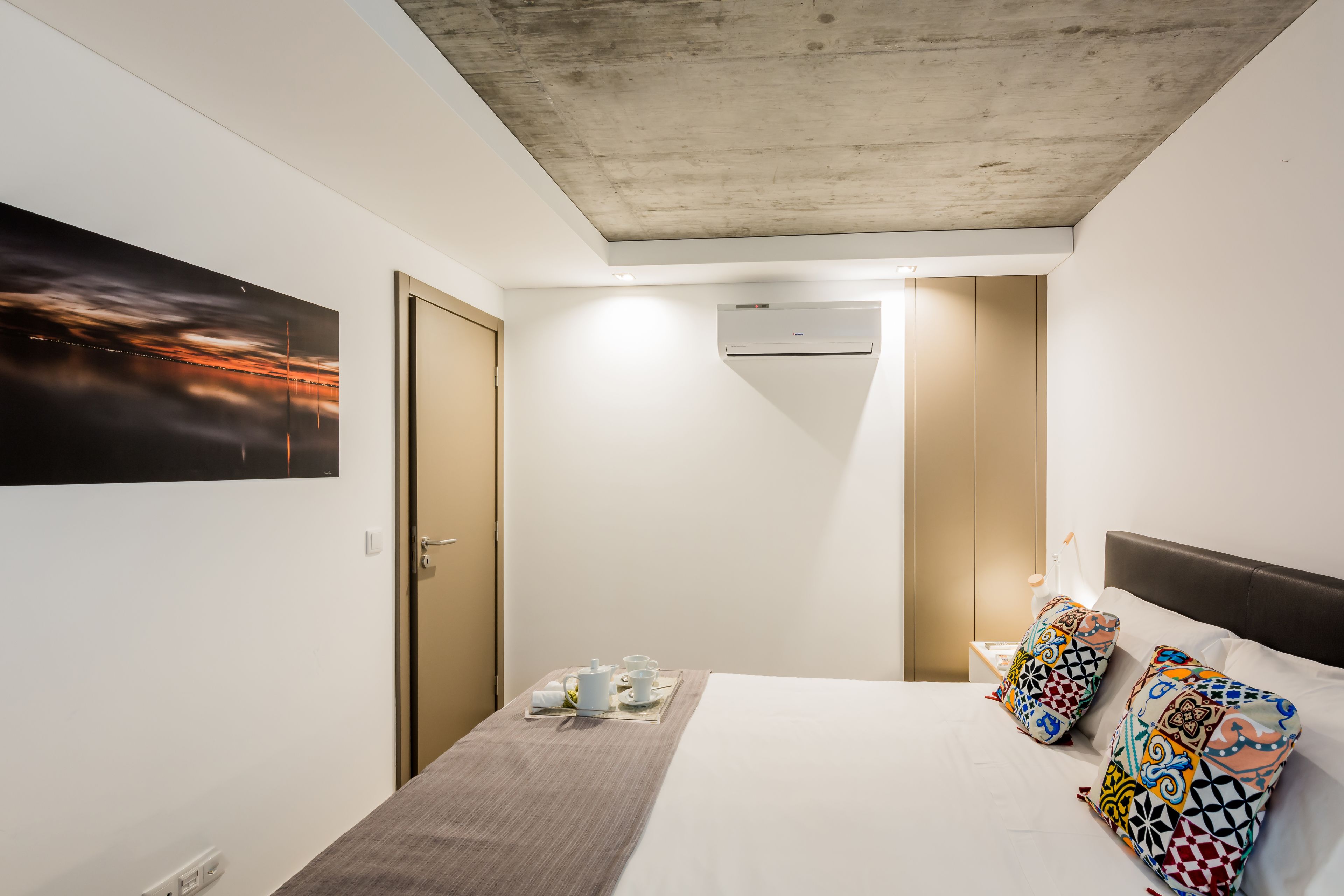 Phòng cách âm, bàn ủi/dụng cụ ủi quần áo 