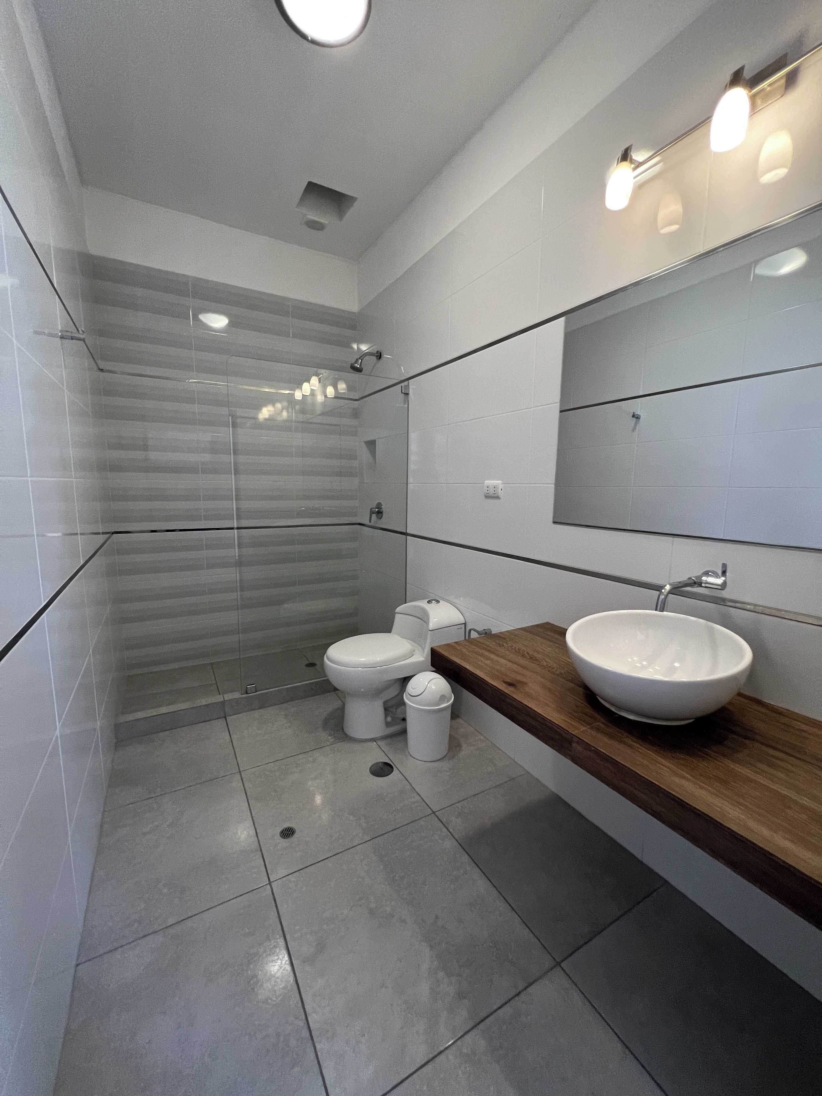 shower, free toiletries, towels