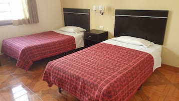 Caja de seguridad en la habitación, wifi gratis y ropa de cama