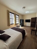 Caja fuerte, wifi gratis, ropa de cama