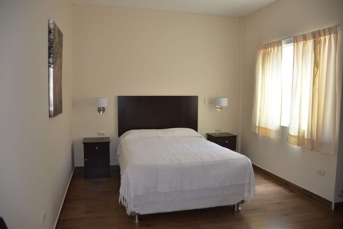 Caja fuerte, wifi gratis, ropa de cama