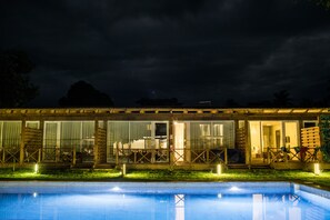 Front of property – evening/night - Roça Santo António Ecolodge Hotel (Santana)