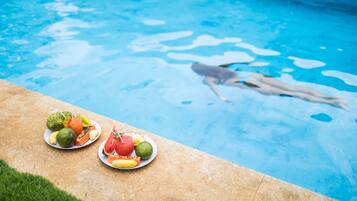 Outdoor pool, sun loungers