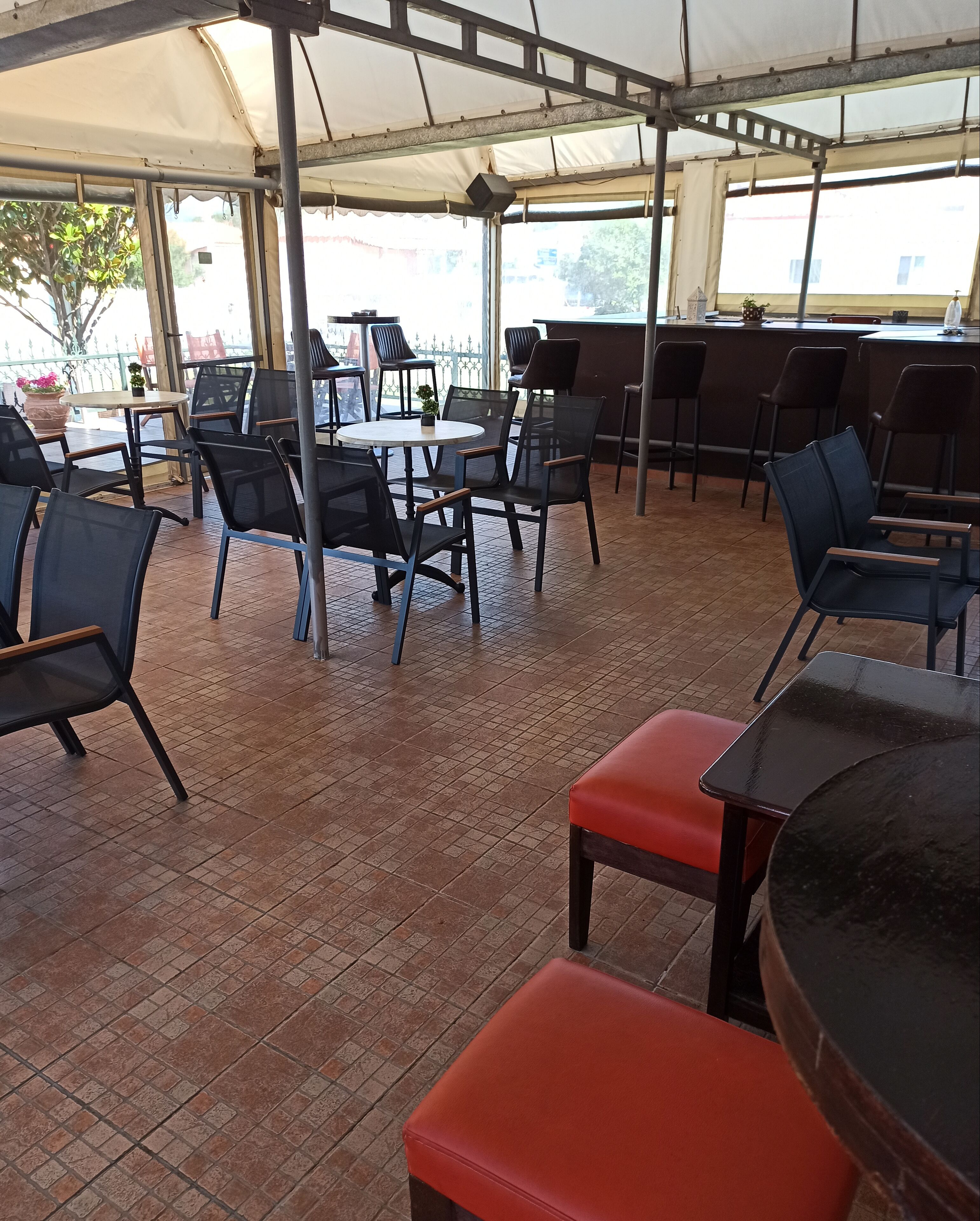 熨斗/熨衣板、折叠床/加床（额外收费）、免费 WiFi、床单