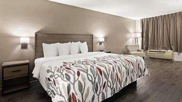 مكتب ومساحة عمل للكمبيوتر المحمول وستائر تعتيم وواي فاي مجانًا