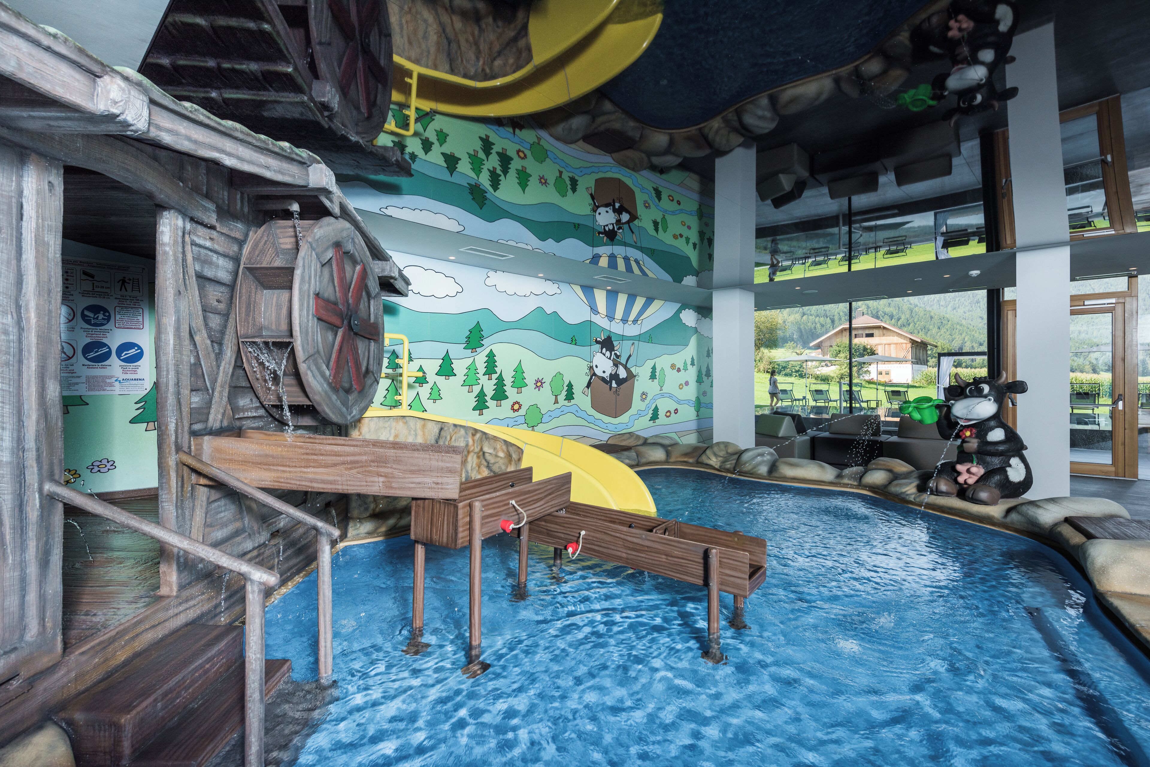 2 piscines couvertes, 3 piscines extérieures