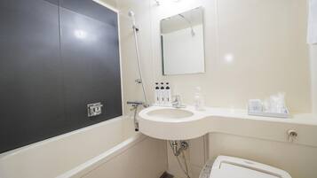 Free toiletries, slippers, bidet
