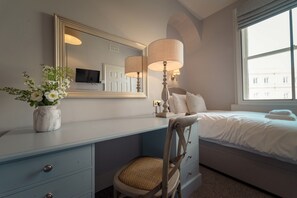 Twin Room, Ensuite | Free WiFi, bed sheets - Anabelle's Guest House (Bath)