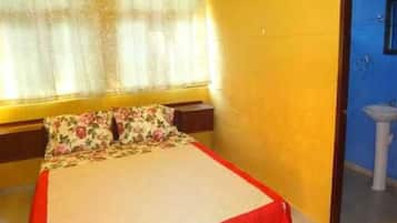 Standard House, 6 Bedrooms | Desk, iron/ironing board, WiFi