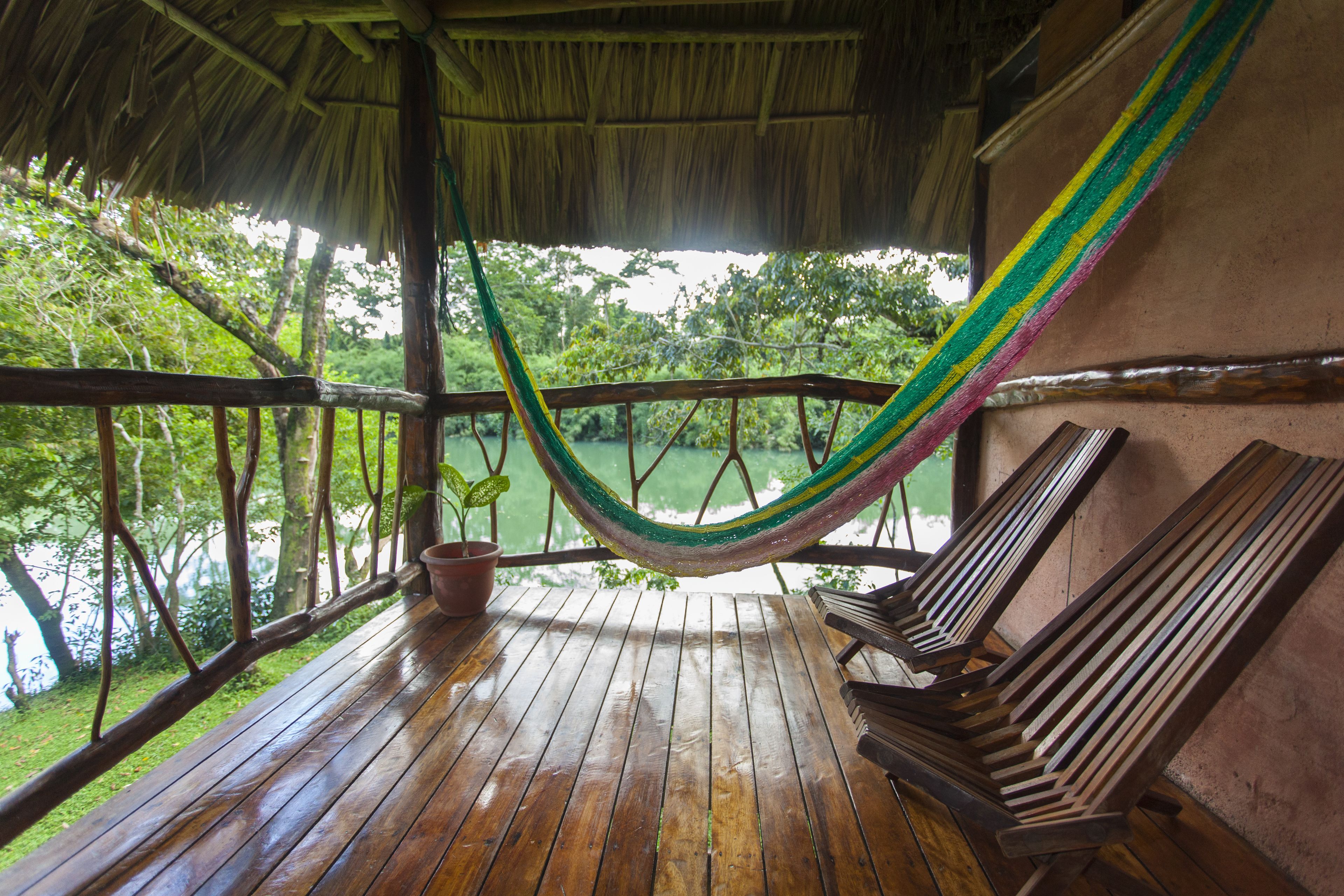 Cabaña de luna de miel, 1 cama King size, vista al río, sobre el agua | Terraza o patio