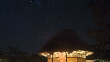 Façade de lâhĂ©bergement - soirĂ©e/nuit