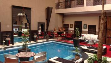 Outdoor pool, sun loungers