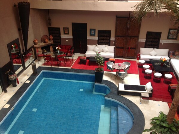 Outdoor pool, sun loungers