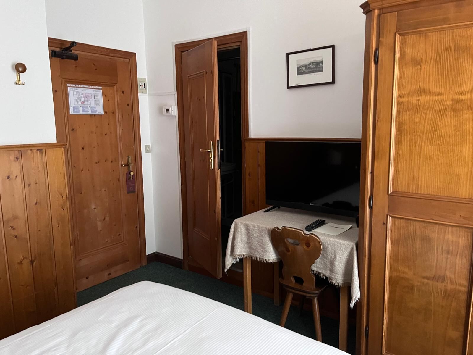 Habitación individual básica | Escritorio, wifi gratis, ropa de cama