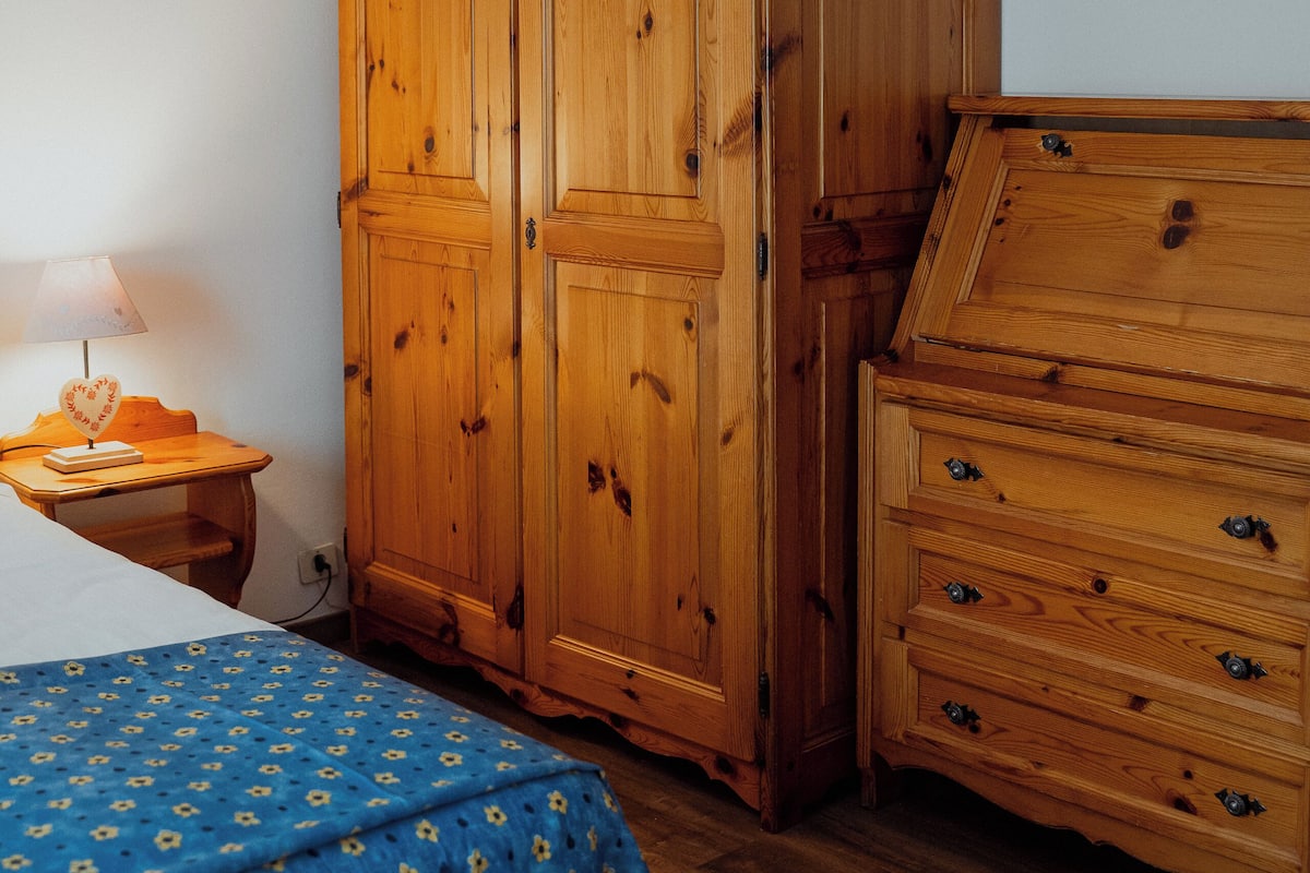 Habitación individual básica | Escritorio, wifi gratis y ropa de cama
