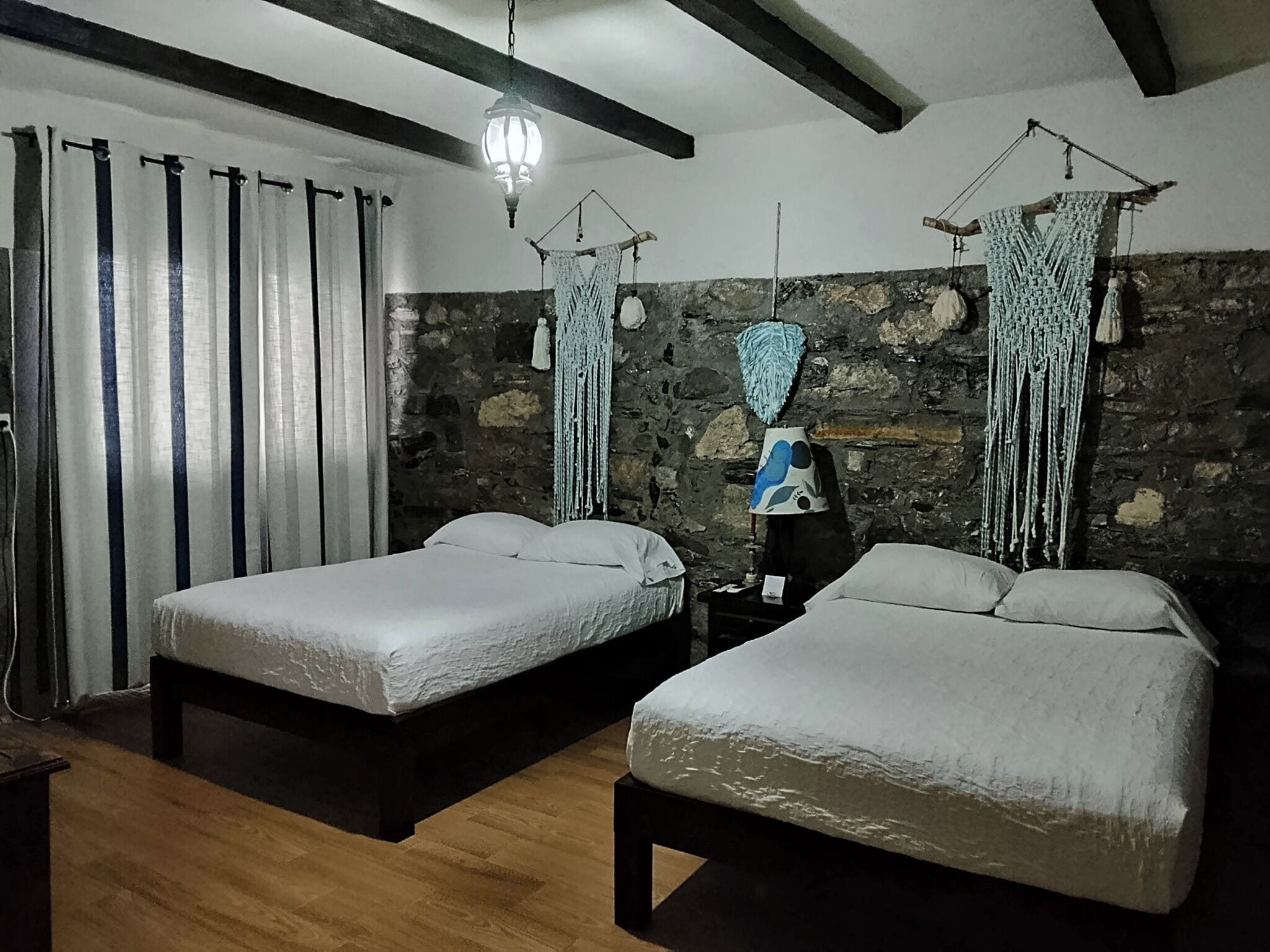 Wifi gratis y ropa de cama 