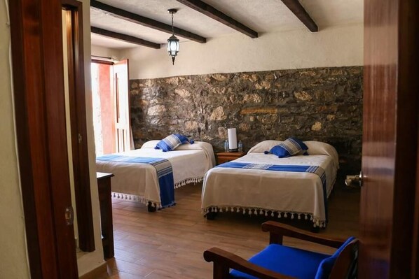 Double Room | Free WiFi, bed sheets