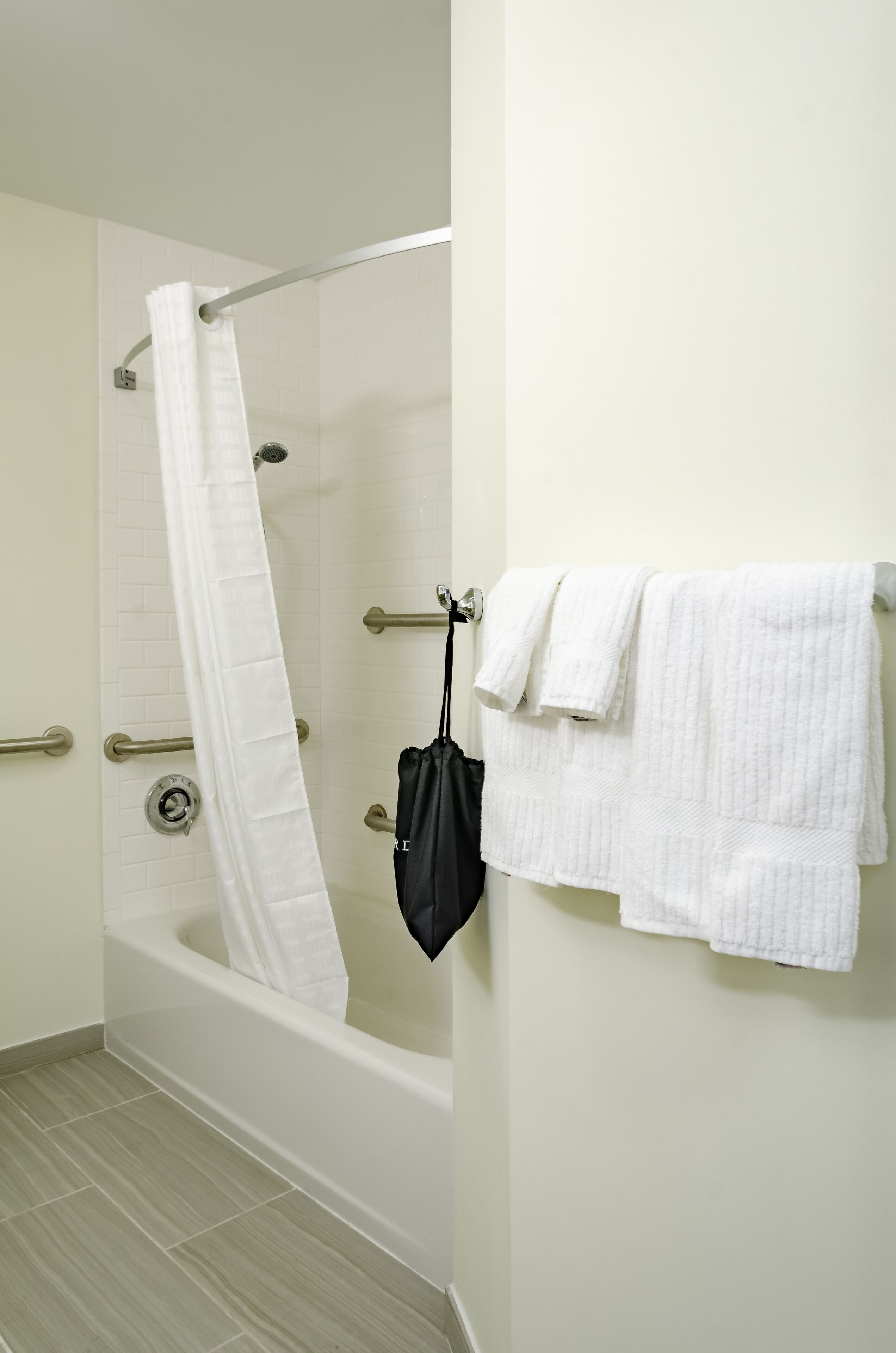 studio suite, 2 double beds | bathroom shower
