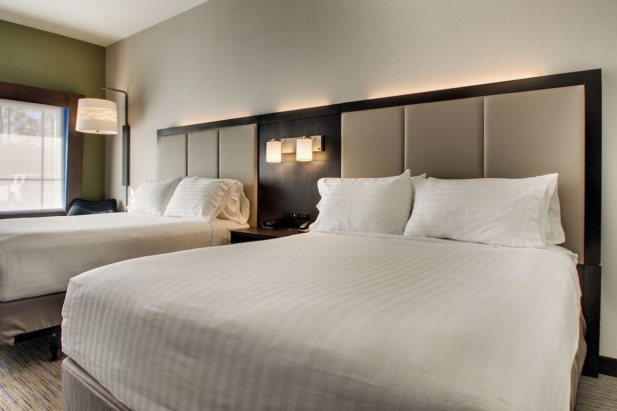 Pillow-top beds, in-room safe, desk, laptop workspace