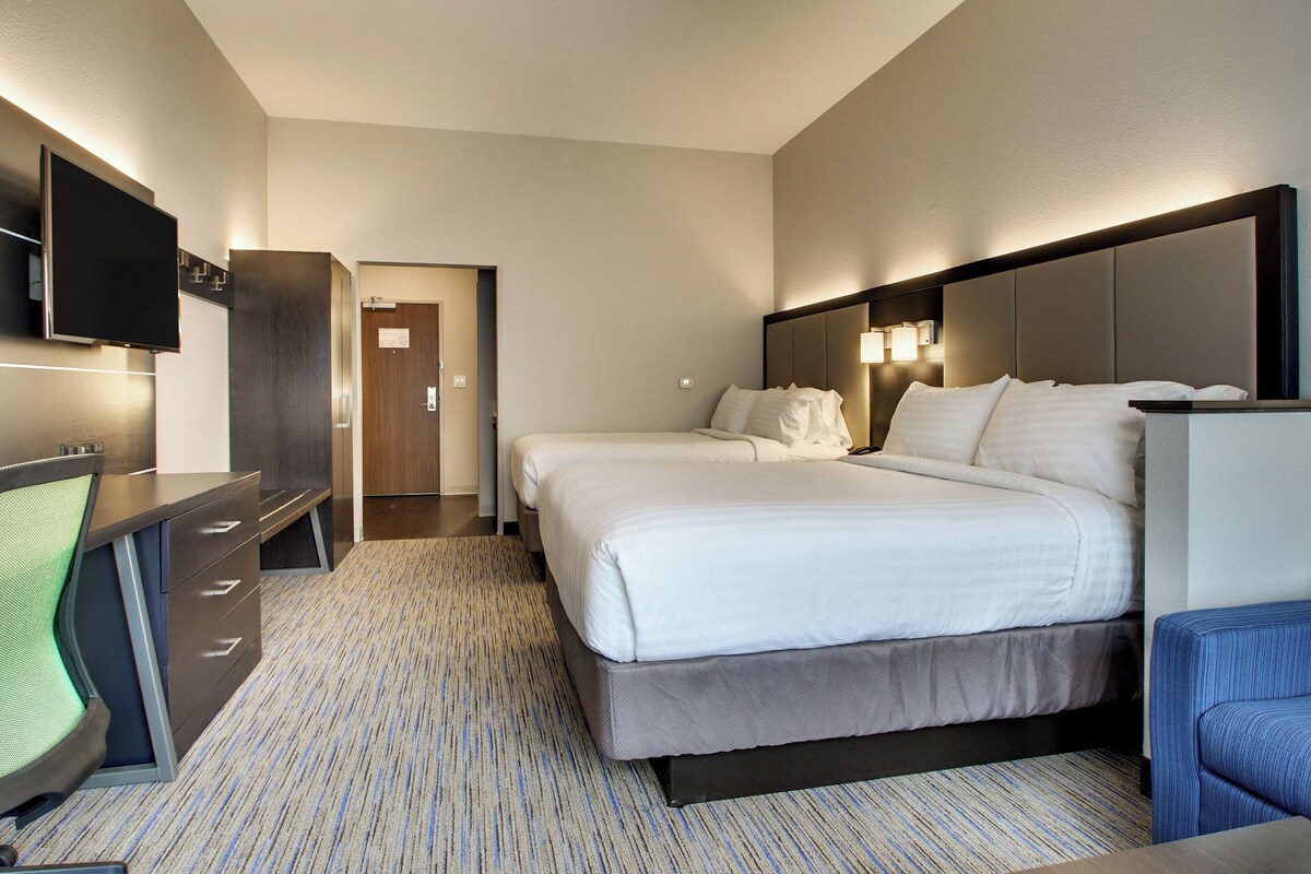 Suite, 2 Queen Beds (Walk-In Shower) | Pillow-top beds, in-room safe, desk, laptop workspace