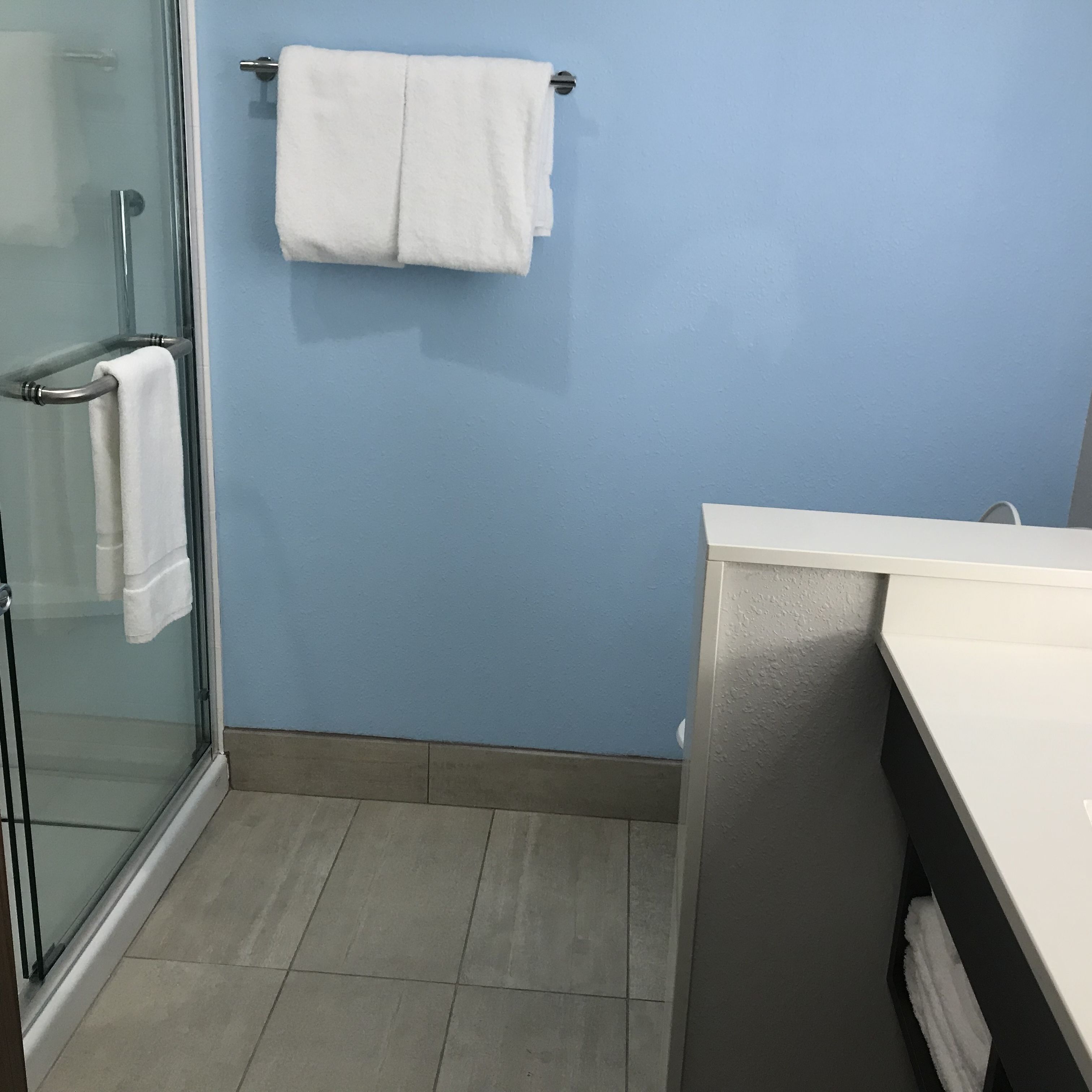 Standard Room, 2 Queen Beds | Bathroom